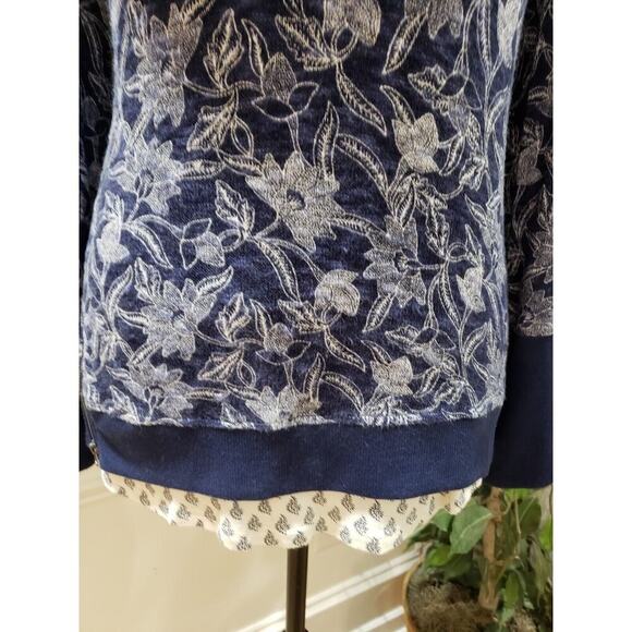 Max Jeans Women's Blue Floral Rayon Crew Neck Long Sleeve Sweater Size X-Small - Picture 3 of 12